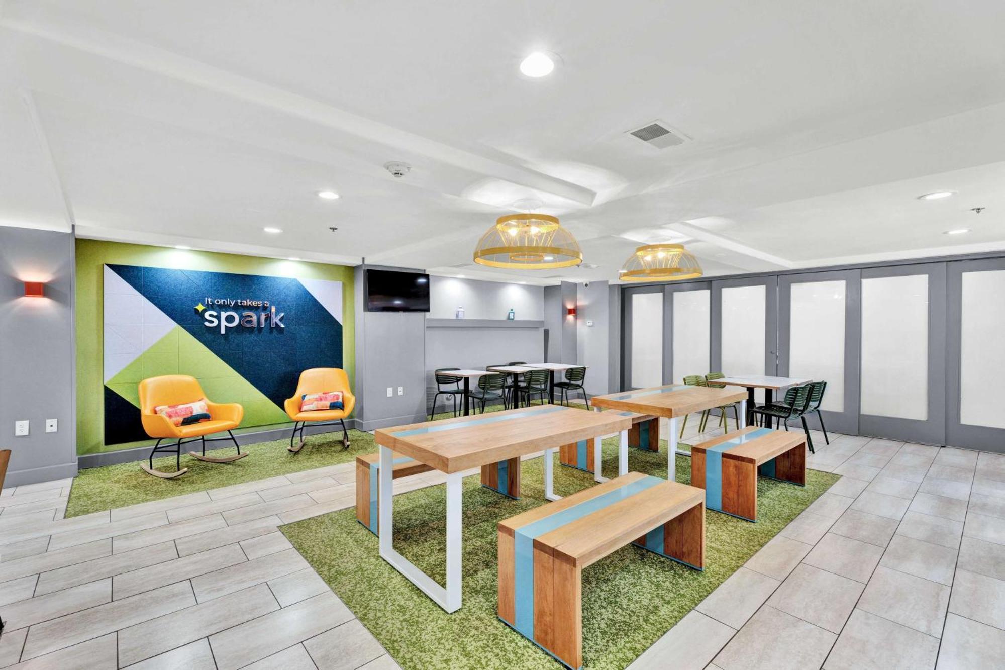 Spark By Hilton Plymouth Hotel Luaran gambar